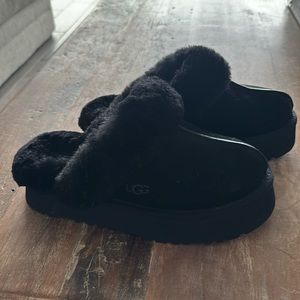 Women’s UGG Slippers size 8